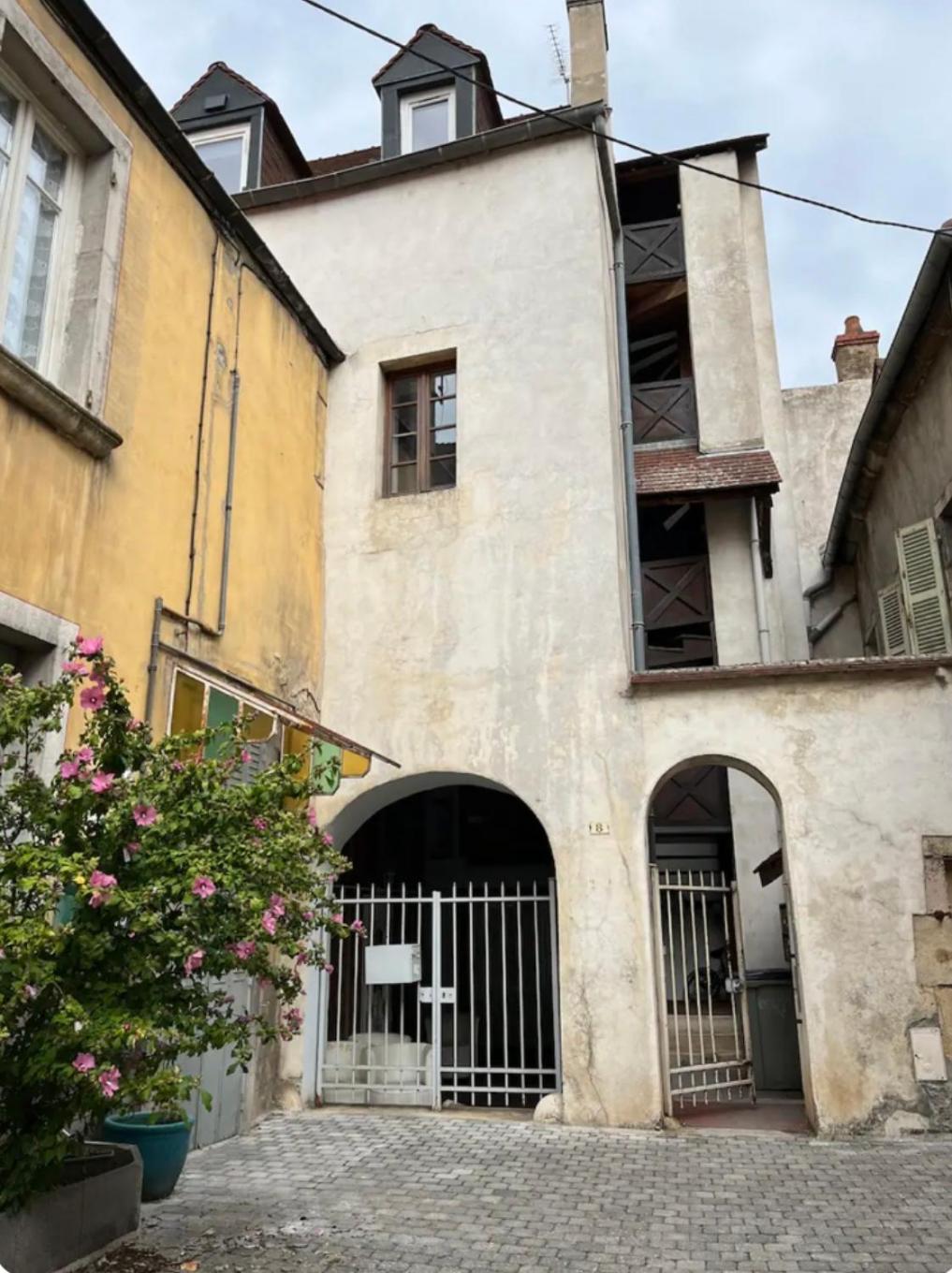 Le Charme Dubois Apartment